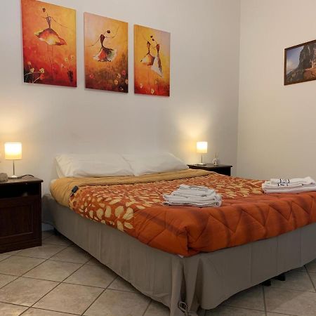 Delizioso Appartamento In Zona Centrale Formia Exterior photo